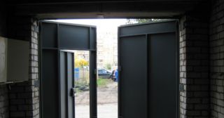 Купить гаражные ворота распашные Котлас, цена от 3884 руб.